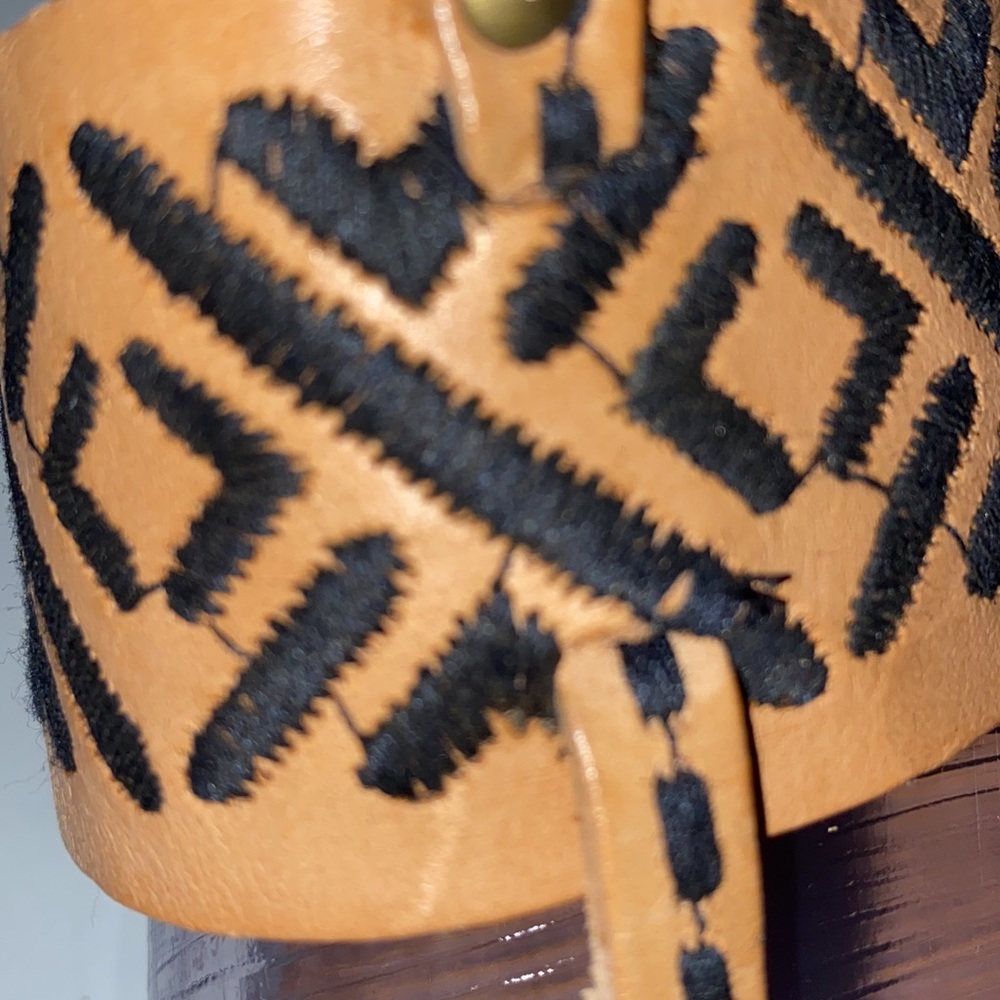 Joie Sandals - Picture 4 of 8